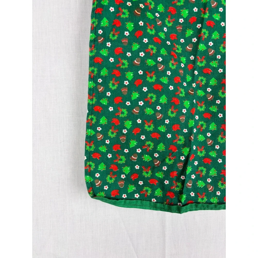 Set of 6 Christmas Cloth Napkins Green Holiday Tree Wreath Cardinal Print